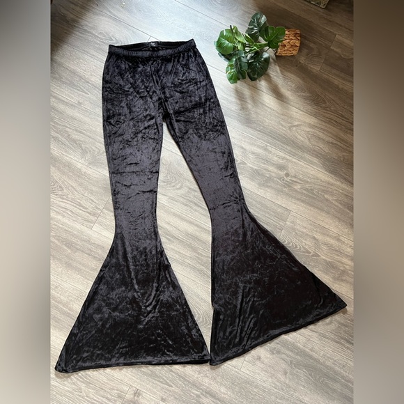 Pylo 70s Style Velvet Extreme Flare Bell Bottom Pants in Black. Size L - Picture 7 of 12